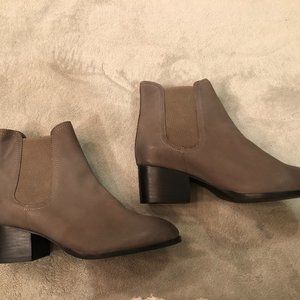 NEW Seychelles In a Trance Chelsea Leather Bootie Size 7